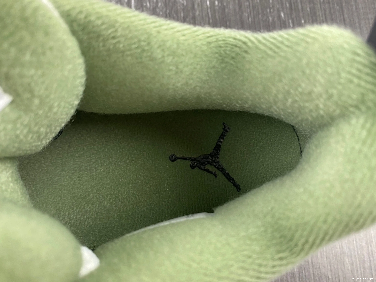 Jordan Seafoam Air WMNS AQ9129-103 Green 4 Oil 0407